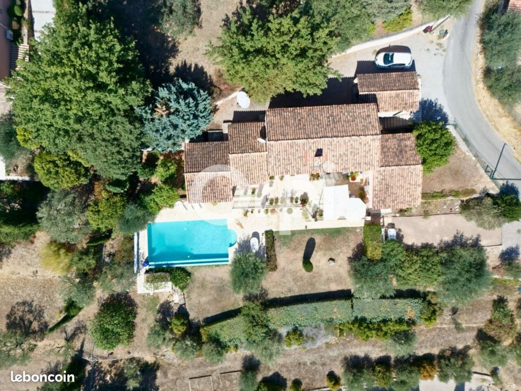 Maison 5 pièces 200 m² · à Seillans · 200 m² · 799 000 €