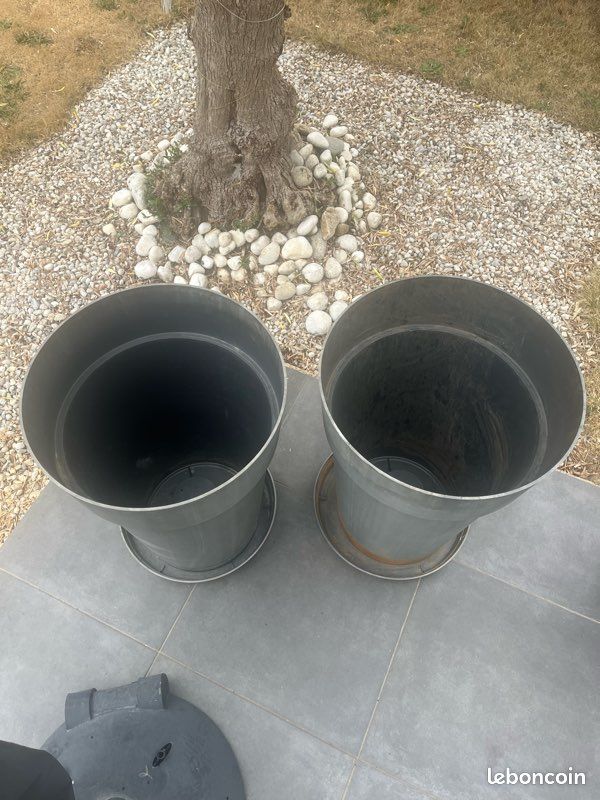 2 grands pots d’extérieurs noirs (image 3)