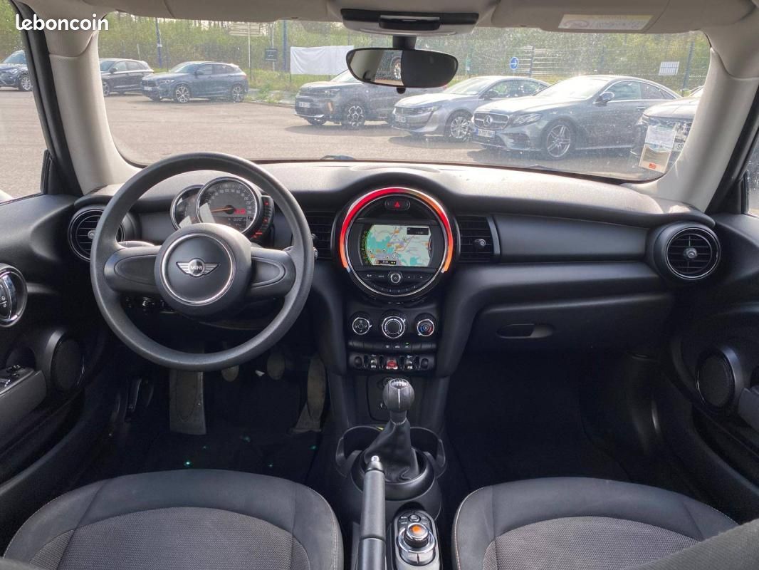 Mini II (F56) Cooper D (image 9)