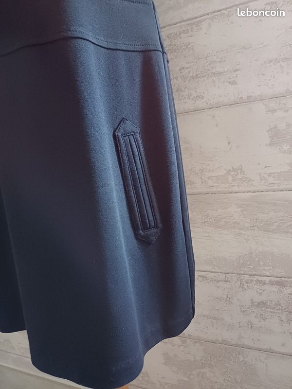 Robe noire ~ Taille 40/42 (image 5)