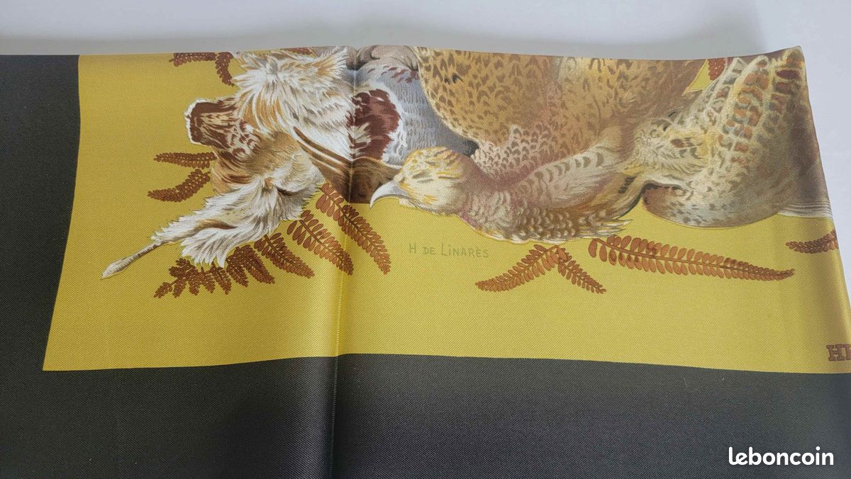 Carré De Soie Hermès « Gibiers » Par Henri De Linarès - Foulard Vintage Multicolore Occasion