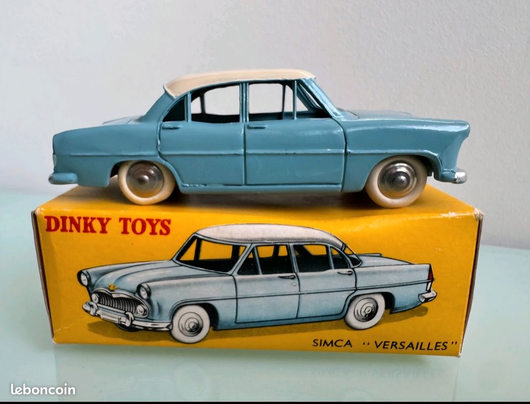 Simca Versailles Taxi Dinky Toys 24ZT (Neu und originalverpackt) in Châtillens für CHF 25 - mit