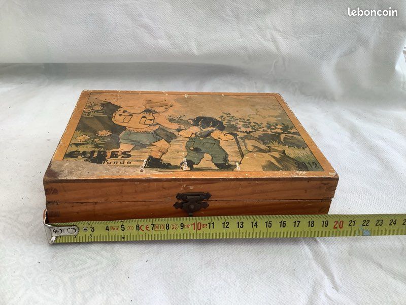 Ancien Jeu De Cubes En Bois - Dimensions 22,5 X 14 X 5 Cm - Manque Un Dessin