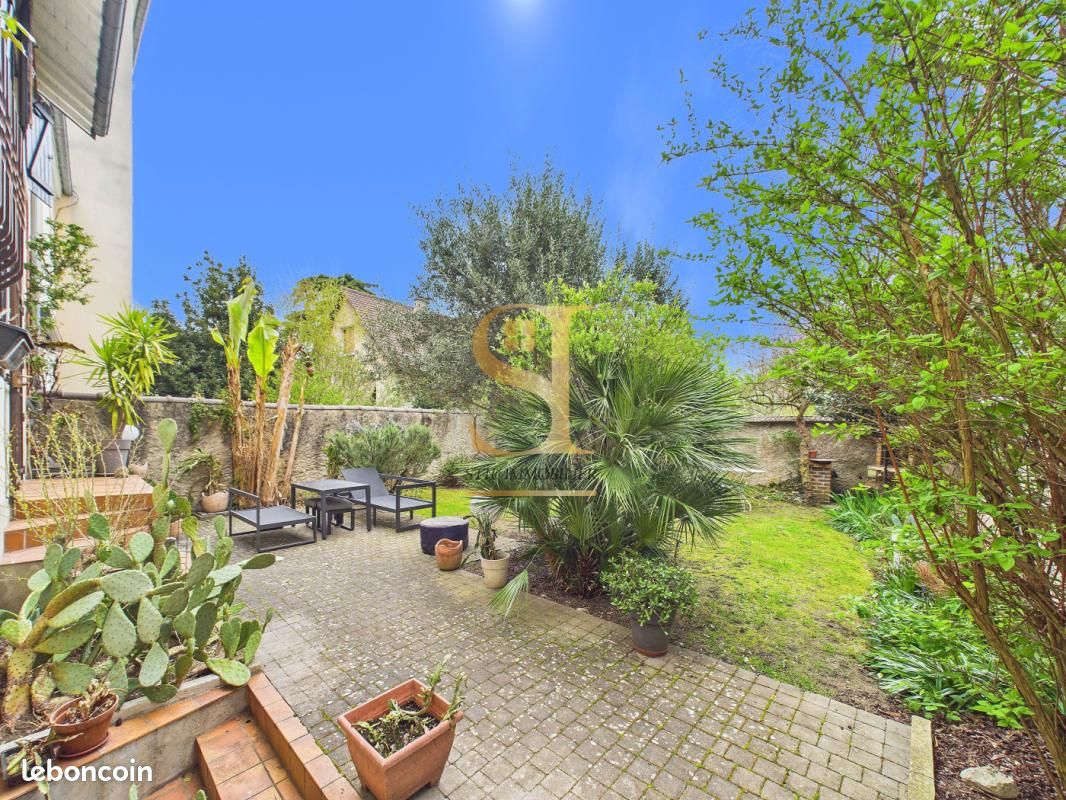 Maison 7 pièces 220 m² (image 2)