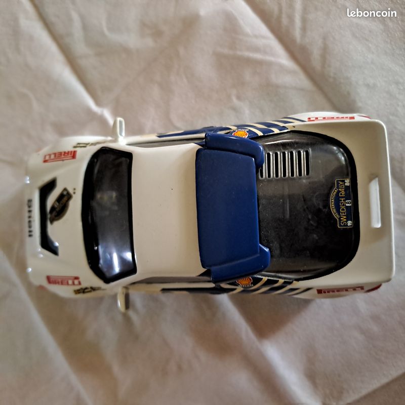 Modele reduit 1/43 ford rs200 (image 1)