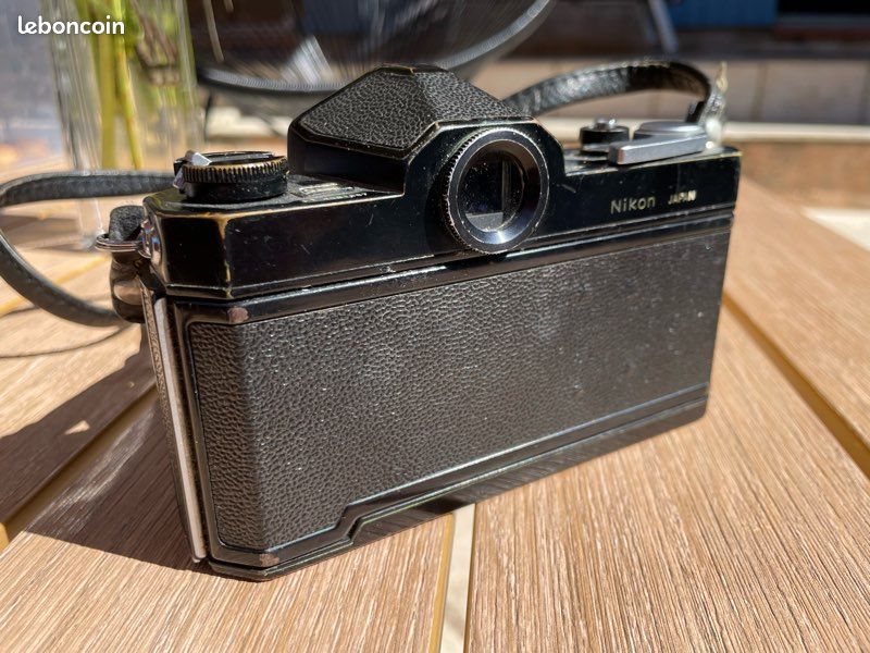 NIKON NIKKORMAT Noir Peinture Grand Réutilisable État Obturateur Droit