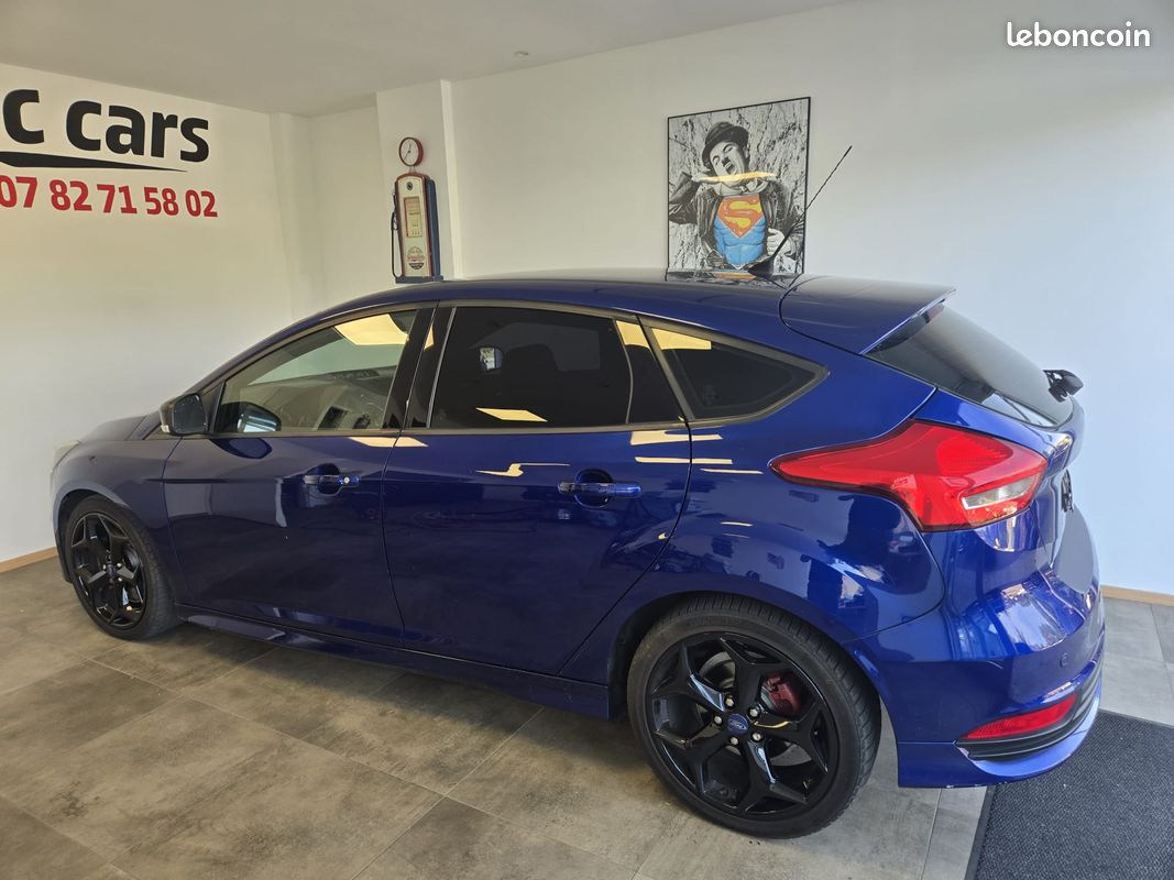 Ford focus st 2.0 tdci 185 ch ct a jour entretien a jour (image 2)