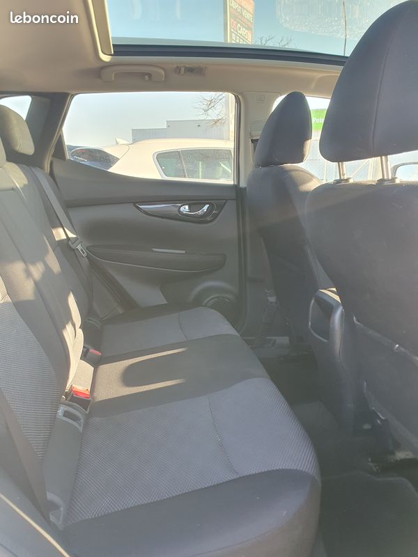 Nissan Qashqai 1,6 dci/Toit pano/Caméra/Gps/Bluetooth/Garantie et révisé/Réservation&Livraison Possible (image 9)