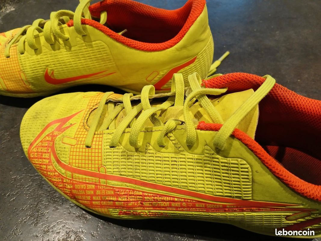 Chaussures rugby football (image 1)