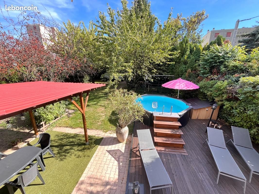 Maison 4 pièces 93 m² · à Fontaine · 93 m² · 349 000 €