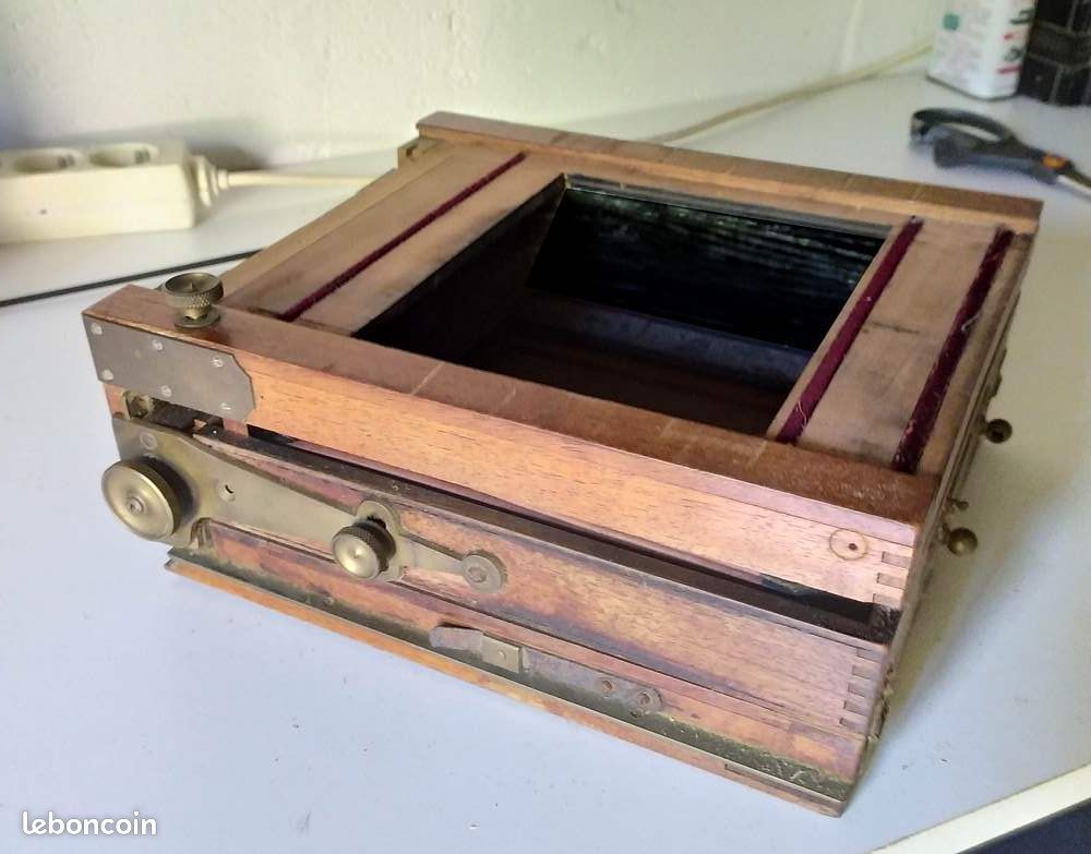 Appareil photo ancien / Chambre en bois FKD 13x18 (image 1)