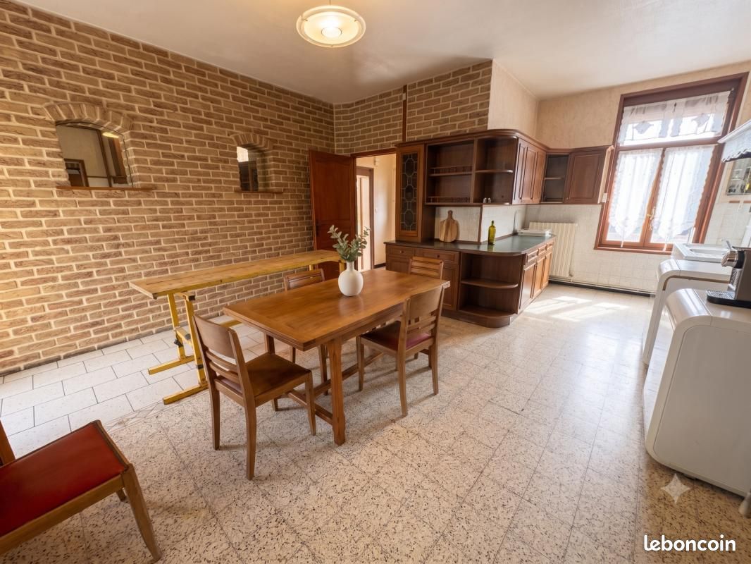 Maison 7 pièces 159 m² · à Busigny · 159 m² · 82 000 €