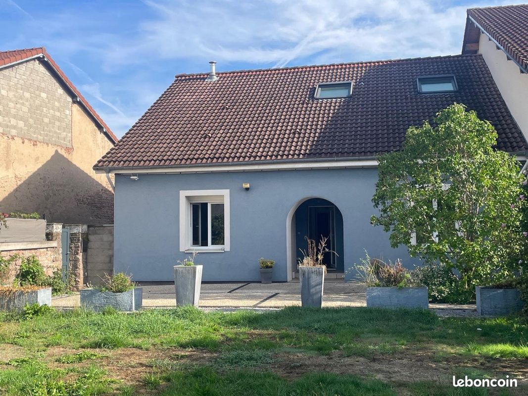 Maison 6 pièces 164 m² · à Docelles · 164 m² · 240 000 €