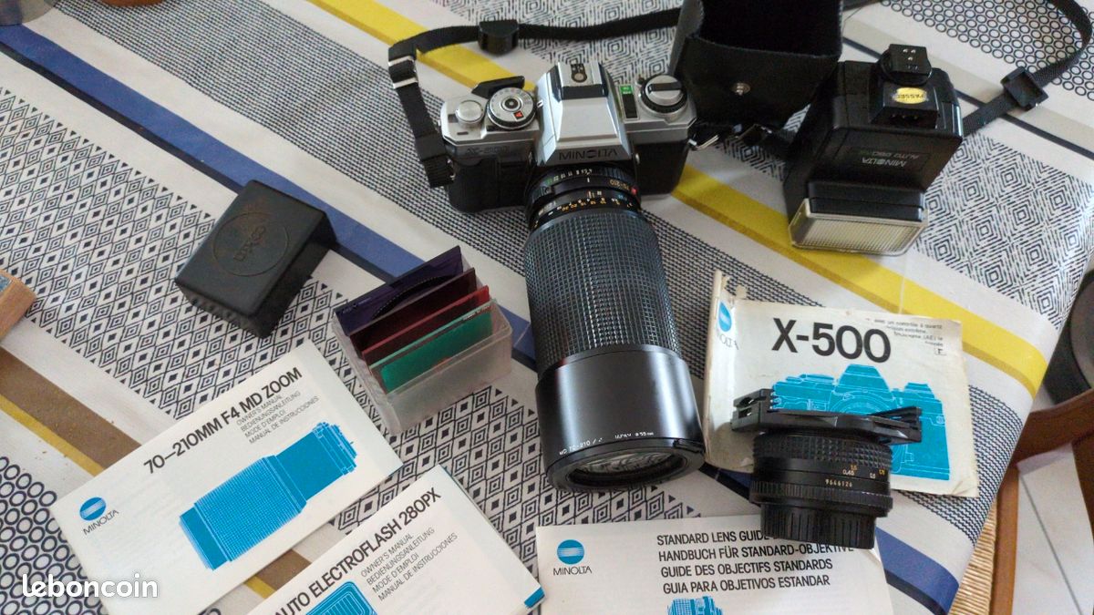 Ensemble photo argentique Minolta X-500 – Objectifs, flash, filtres, notices (image 1)