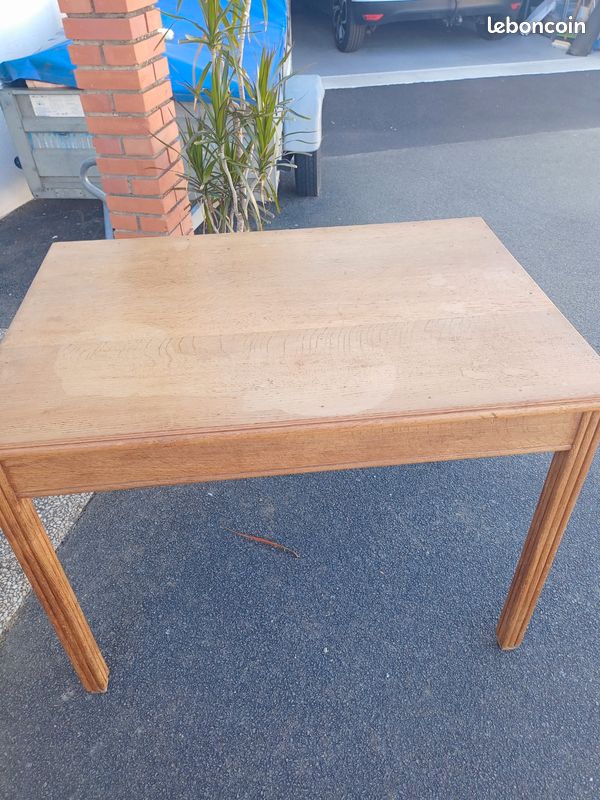 Table en chêne massif (image 1)