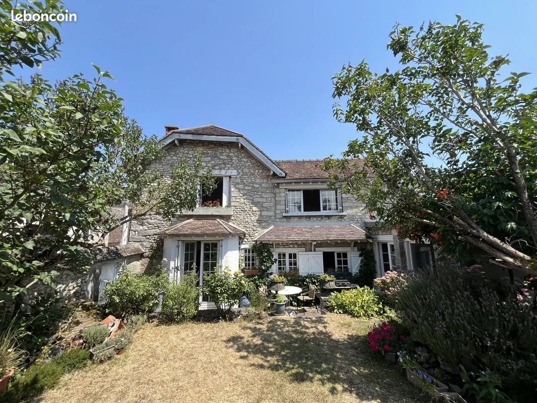Maison 100 m² · à Ury · 100 m² · 345 000 €