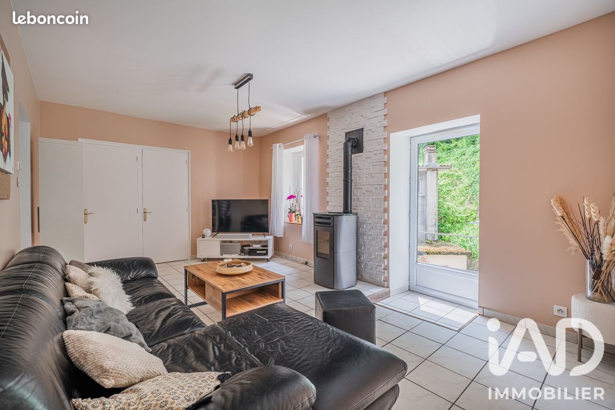 Maison 7 pièces 162 m² · à Le Gua · 162 m² · 325 000 €