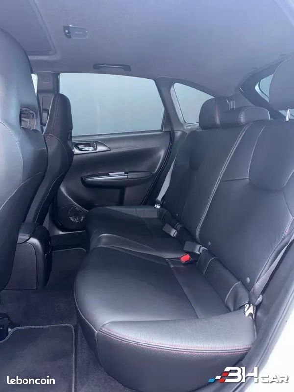 Subaru Impreza 2.5 300 WRX STI AWD (image 27)