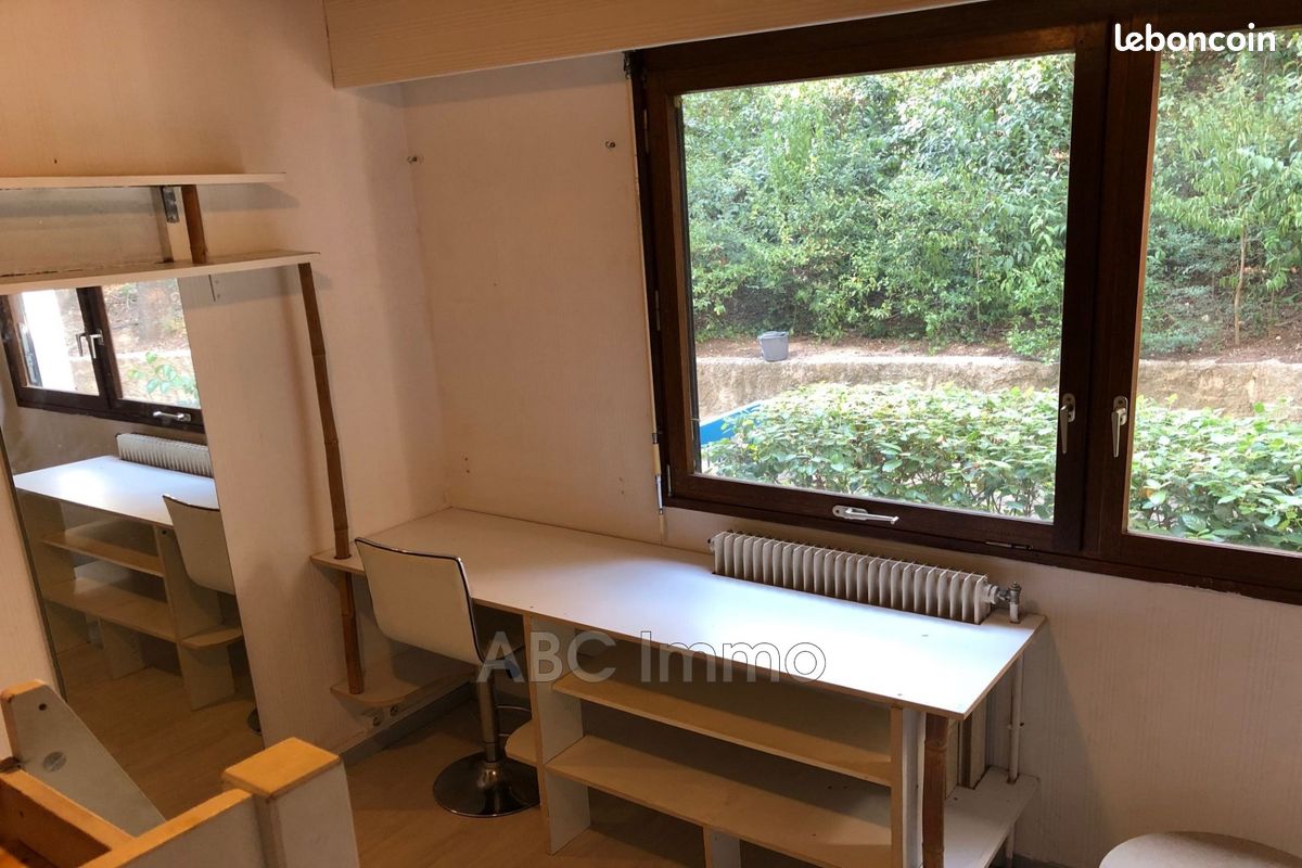 Appartement 1 pièce 10 m² · à Aix-en-Provence · 10 m² · 270 €/mois