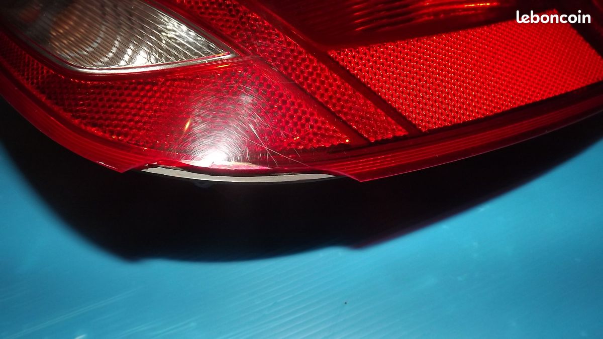 Feu arrière Droit BMW série 1 phase 2 (miguel) (image 2)