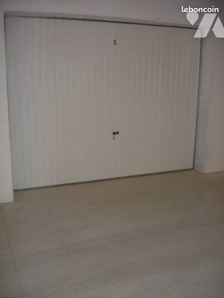 Garage ST QUENTIN · à Saint-Quentin · 60 €