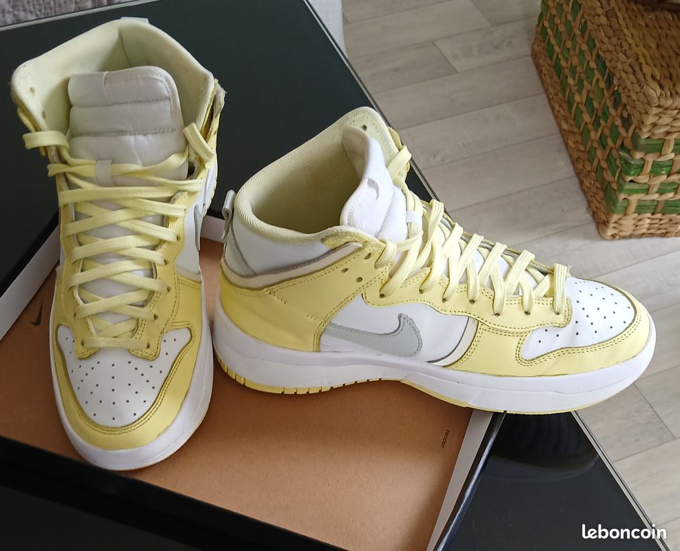 Nike Dunk High up light jaune Chaussures
