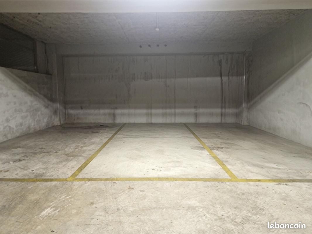 Parking Marseille · 20 500 €