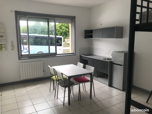 Appartement 1 pièce 28 m² · à Bressuire · 28 m² · 390 €