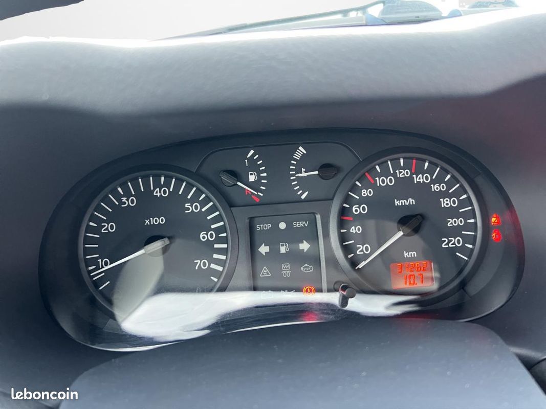 RENAULT CLIO 1.2i 16V II BERLINE Authentique PHASE 2 (image 12)