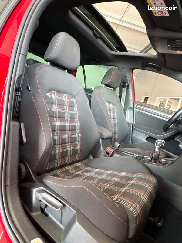 VOLKSWAGEN GOLF 7.5 GTI 230cv DSG6 PANO/DCC/CAM (image 15)