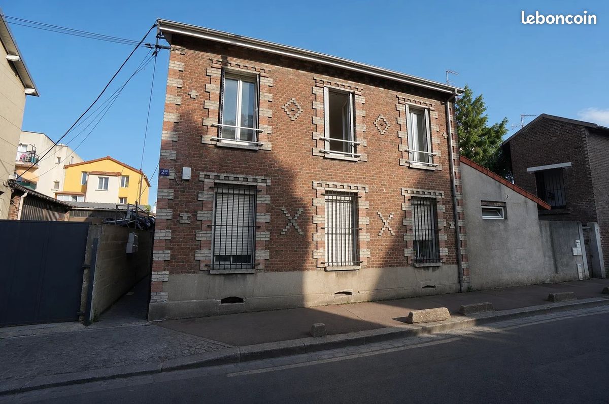 Immeuble 8 pièces 118 m² · à La Courneuve · 118 m² · 389 500 €