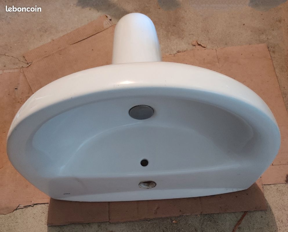 Lavabo suspendu (image 1)
