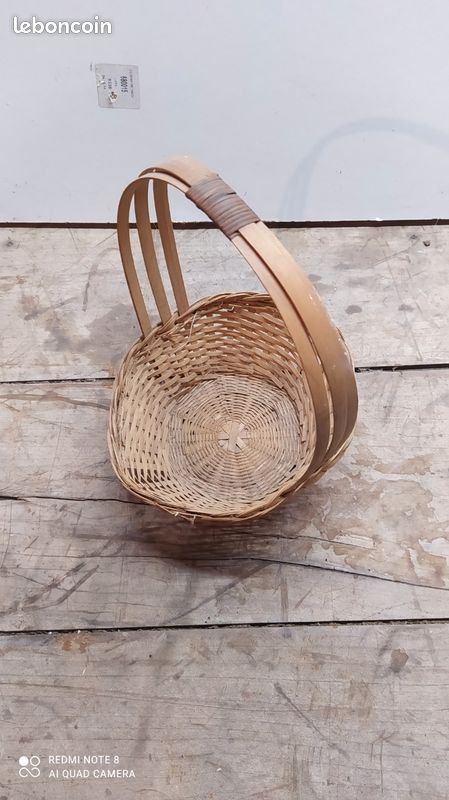 Panier en osier / rotin avec anse – déco campagne vintage (image 1)