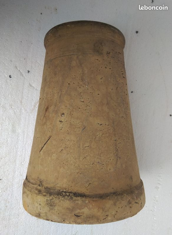 Ancienne mitre de sortie conduit de fumée (image 1)