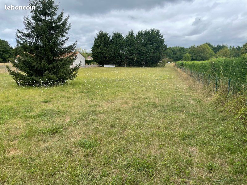 Terrain constructible · à Neuvic · 20 000 €
