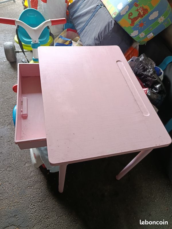 Bureau (image 2)