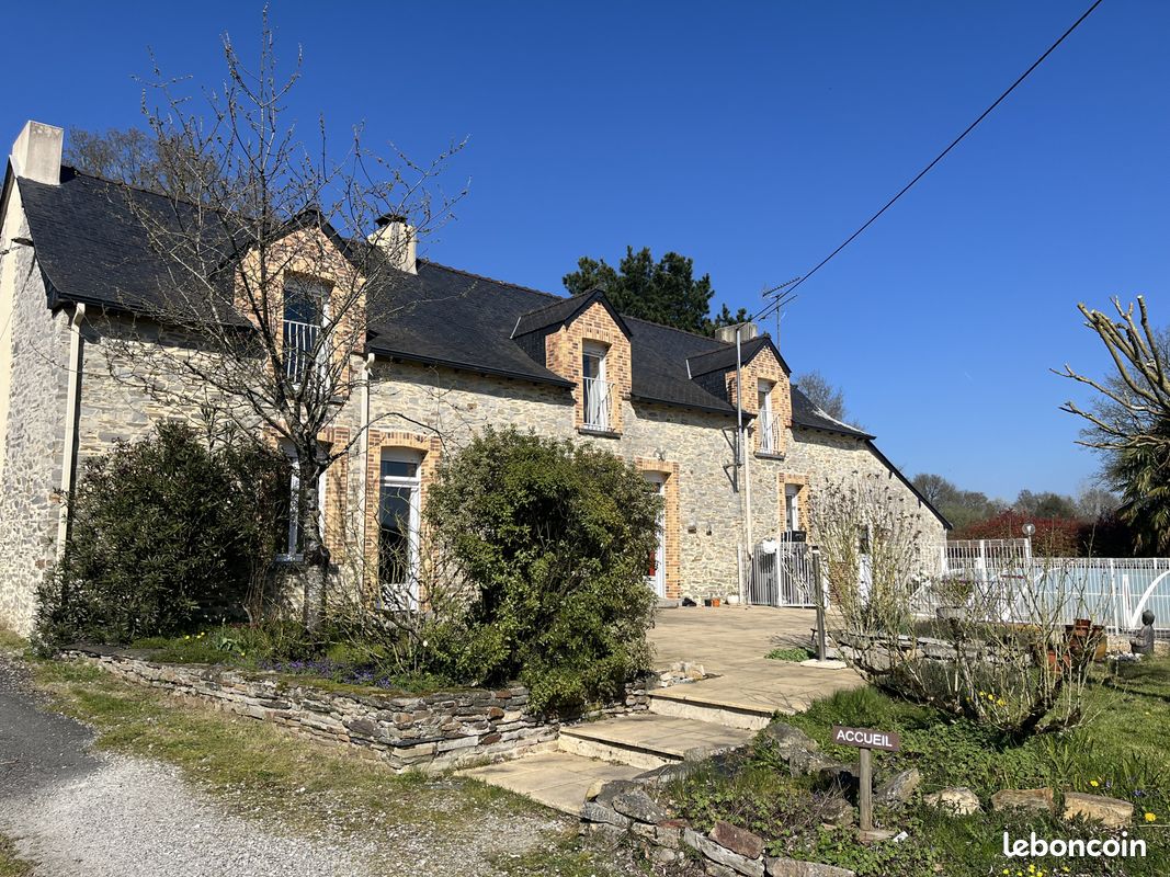 Maison 13 pièces 350 m² · à Erbray · 350 m² · 592 950 €