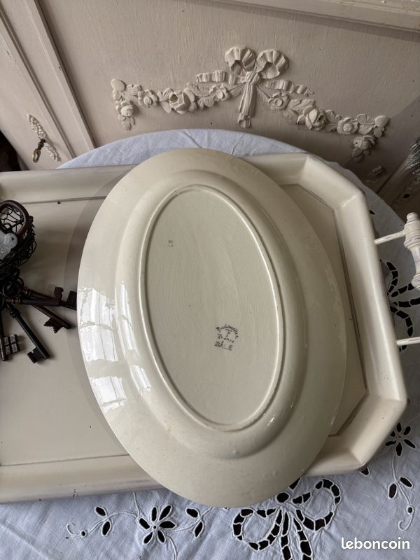 Plat ovale de service Badonviller modèle Monique roses