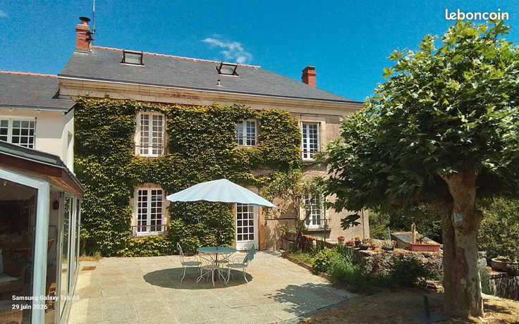 Maison 8 pièces 265 m²