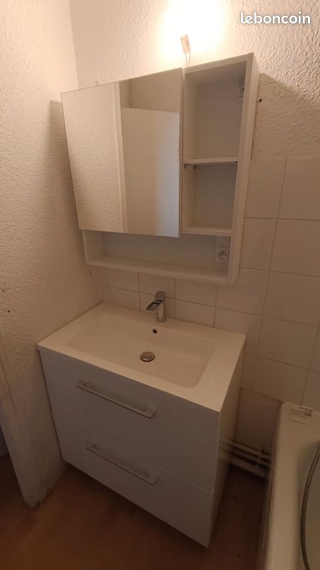 Loue studio entièrement rénové - Pau 64000 (image principale 1)