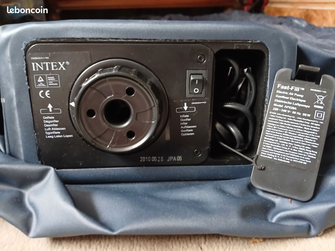 Matelas auto gonflable 2 places INTEX (image 1)