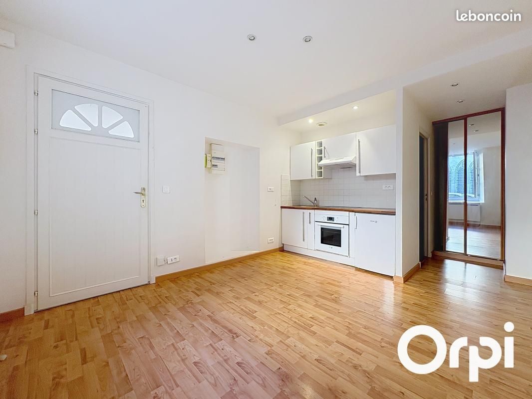 Appartement 1 pièce 19 m² · à Saint-Flour · 19 m² · 332 €/mois