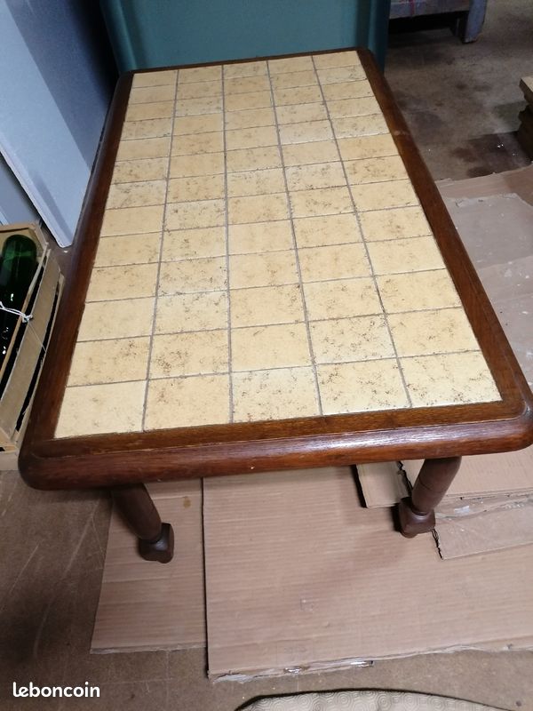 Table salon carrelée (image 1)