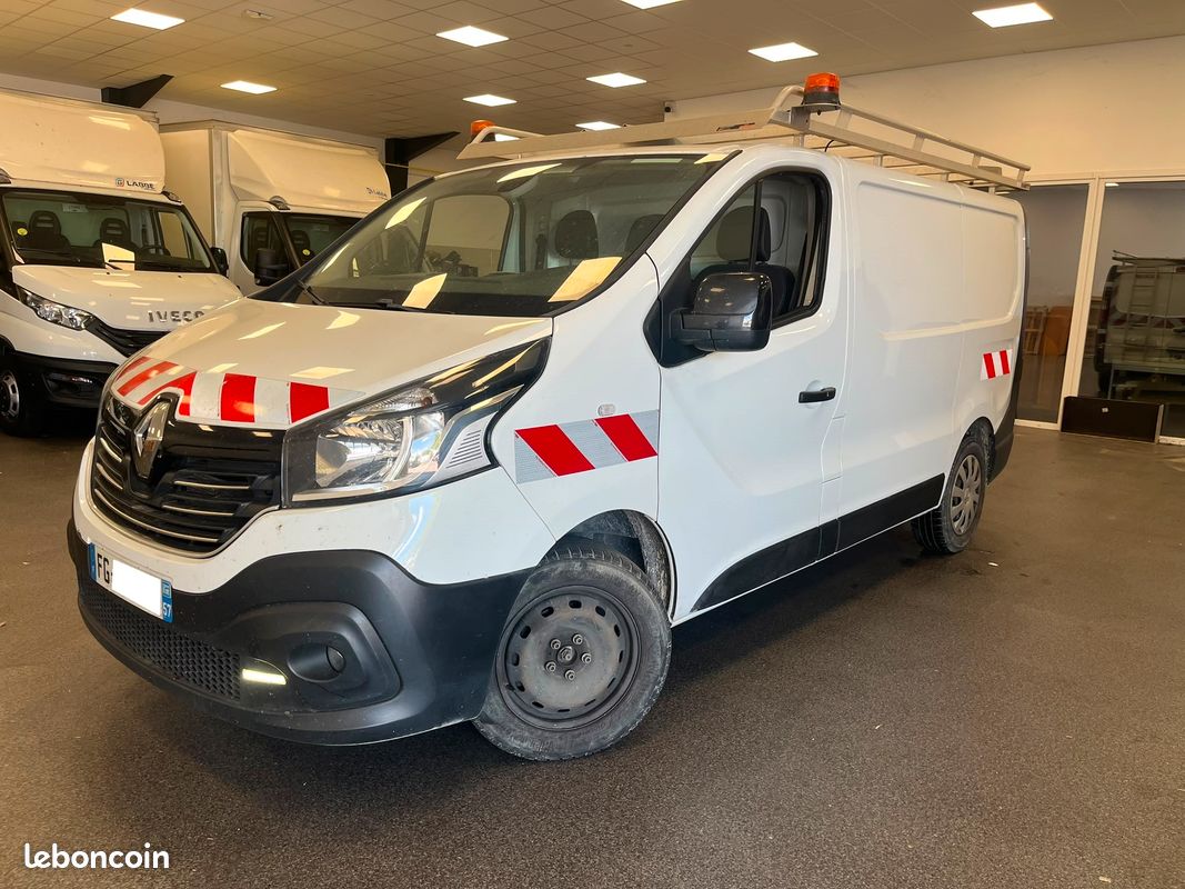 Renault Trafic III 1.6 DCi 120 clim gps galerie (image 2)