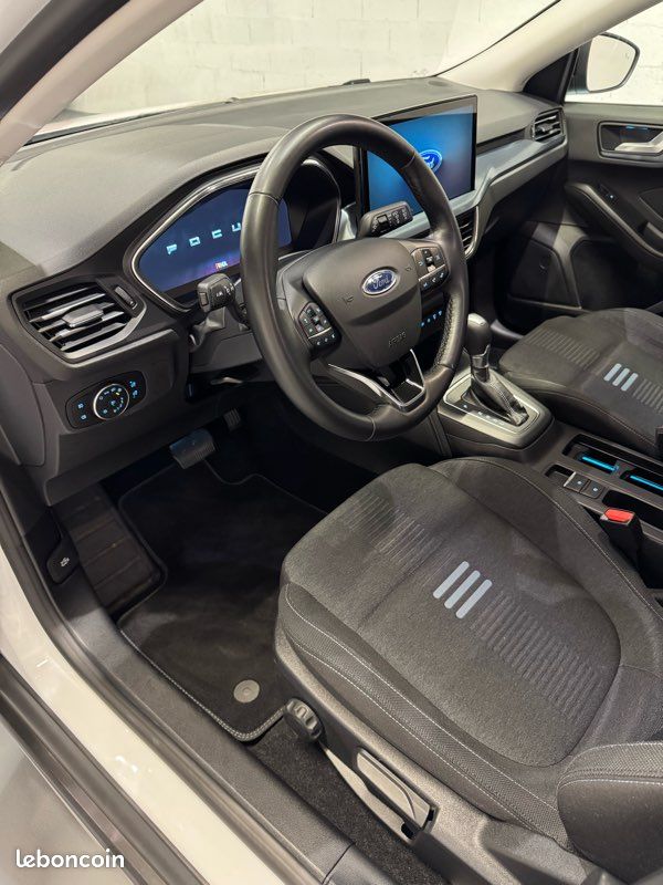 Ford Focus IV ACTIVE X 1.0 ECOBOOST 155 MHEV - 1ère main - Garantie constructeur 2029 - Suivi Ford - Feu Led - CarPlay - Pack noir - KeylessGo - Sièges & volants chauffants - Caméra de recul (image 7)