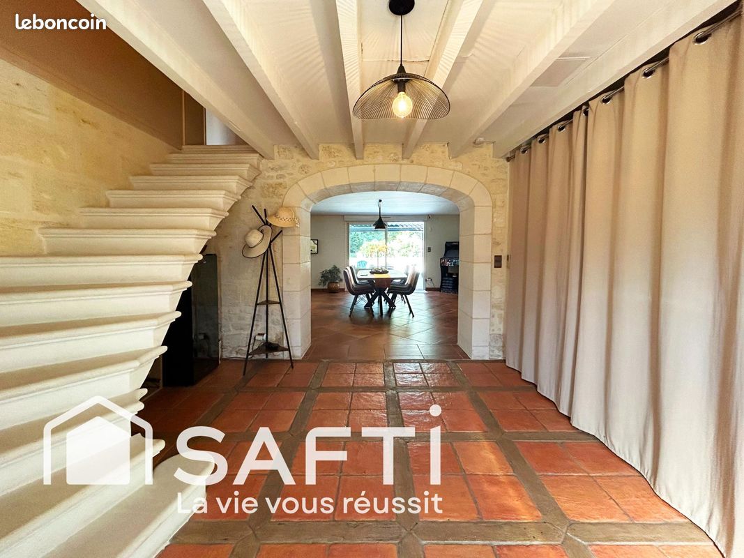 Maison 8 pièces 223 m² · à Vayres · 223 m² · 519 000 €