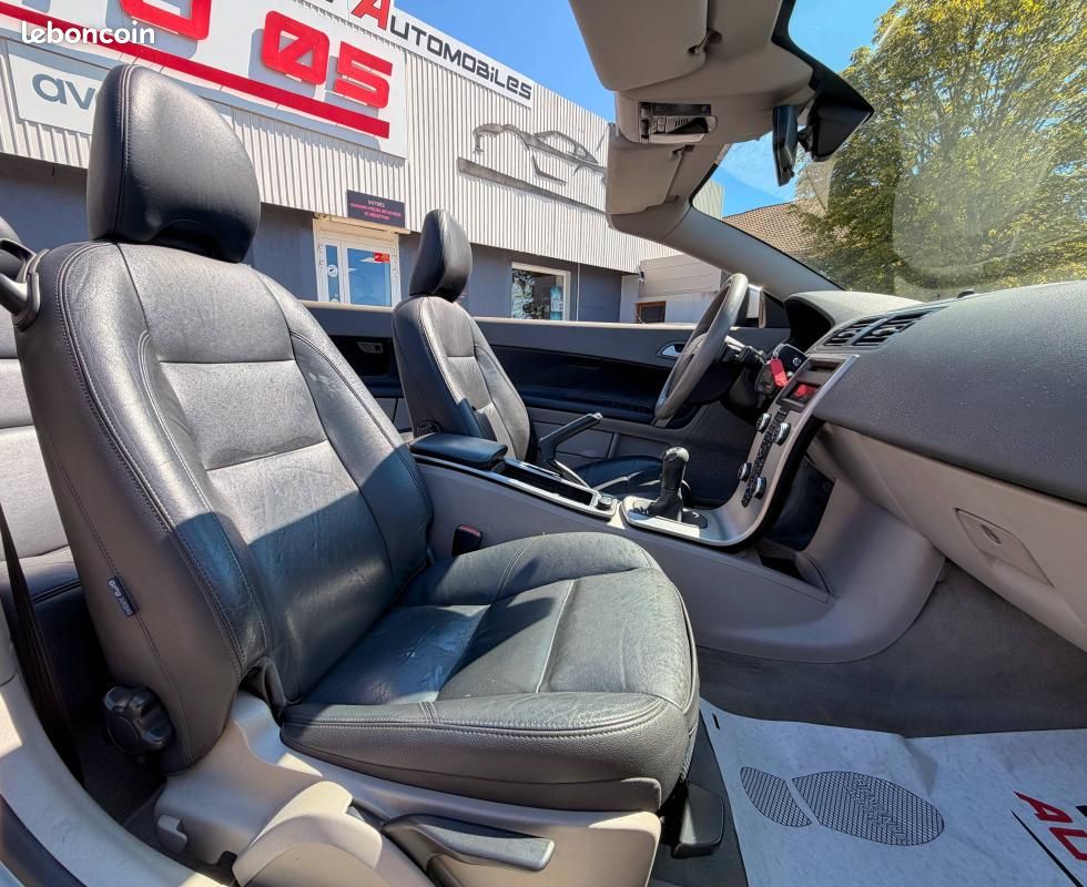 Volvo C70 D5 180ch Momentum (image 12)