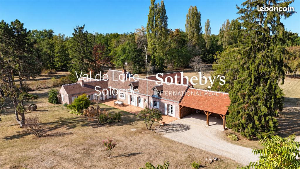 Maison 10 pièces 292 m² · à Marcilly-en-Villette · 292 m² · 790 900 €