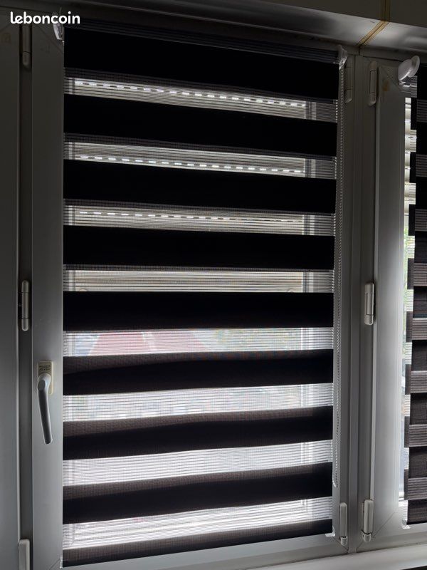 Lot de 5 stores enrouleurs jour/nuit – Noir et gris – Très bon état (image 1)