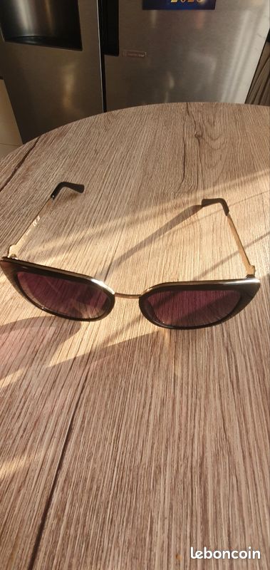 Lunettes de soleil femme Guess (image 4)